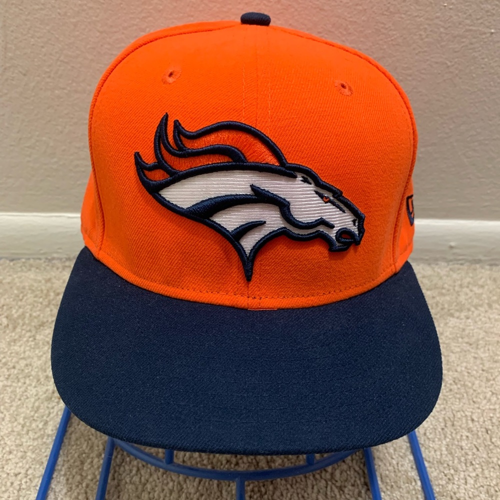 New Era Denver Broncos Alternate Size 7 1/4 NWOT